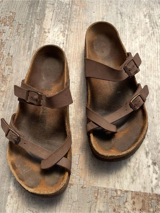 Birkenstock Shoes - GUC Genuine Birkenstock Strappy Sandals